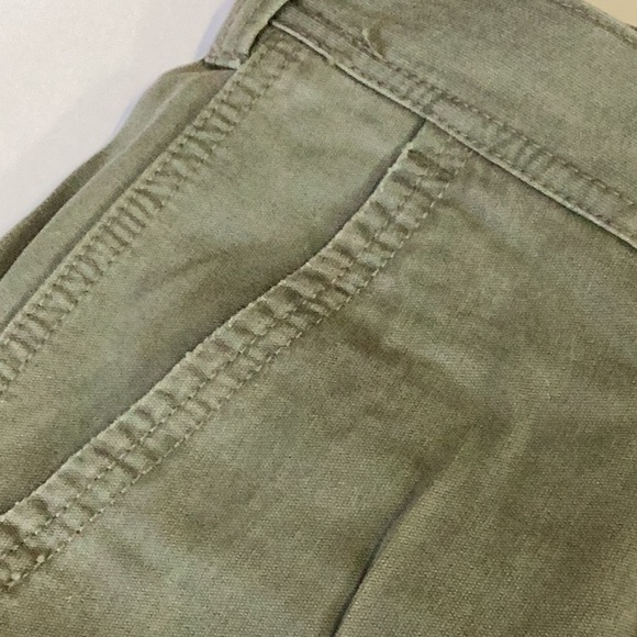 Transcript Grey/Green Shorts - Picture 9 of 11